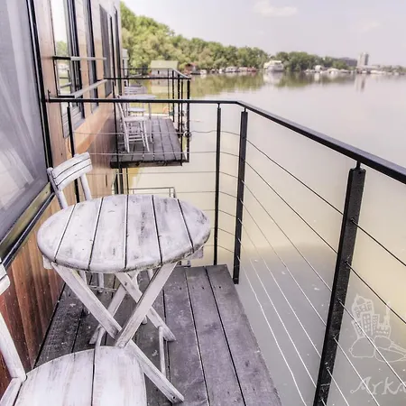 Arkabarka 2- Floating Dream And 2* Belgrad